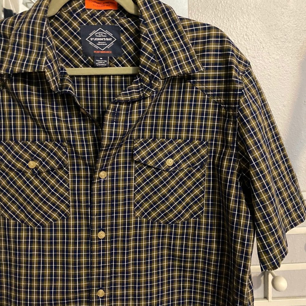 NWOT St. John's Bay Plaid Short Sleeve Button-down